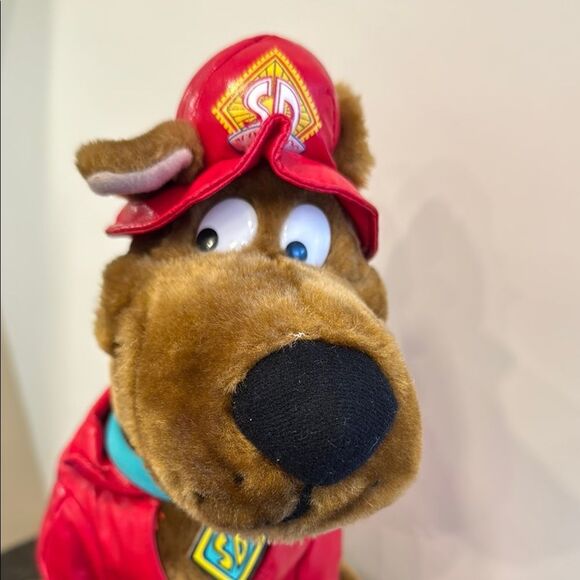 Large Scooby Doo Fire Department Outfit Vintage Hanna-Barbera Toy - Picture 2 of 9